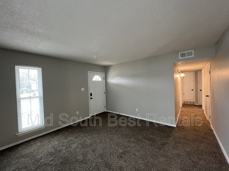 48 Bonita Dr - Photo 2 of 14