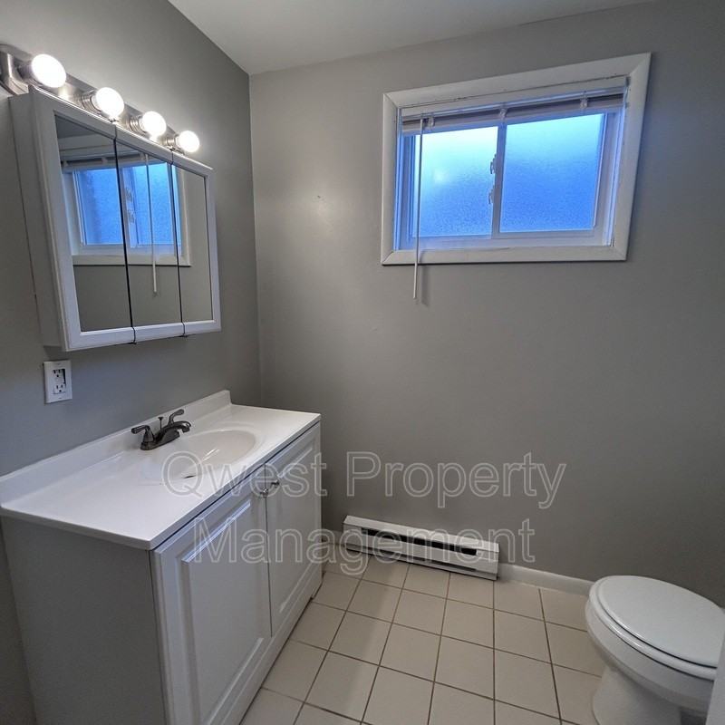 405 E Woodlawn Ave #6 - Photo 4 of 7