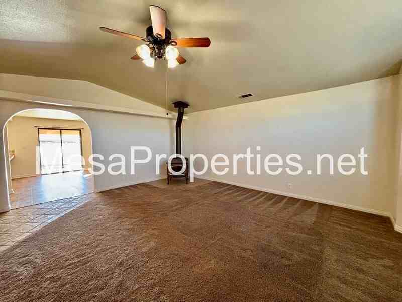 16510 Fremontia St - Photo 5 of 30