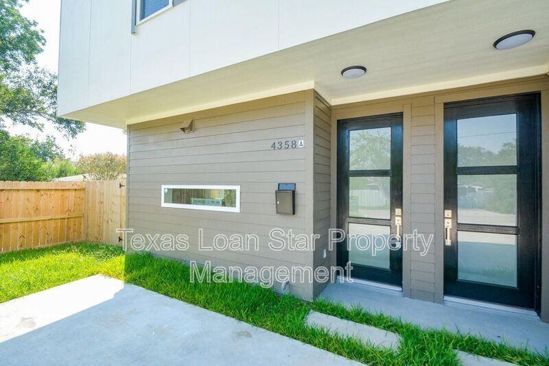 4358 Clover St #A - Photo 2 of 33