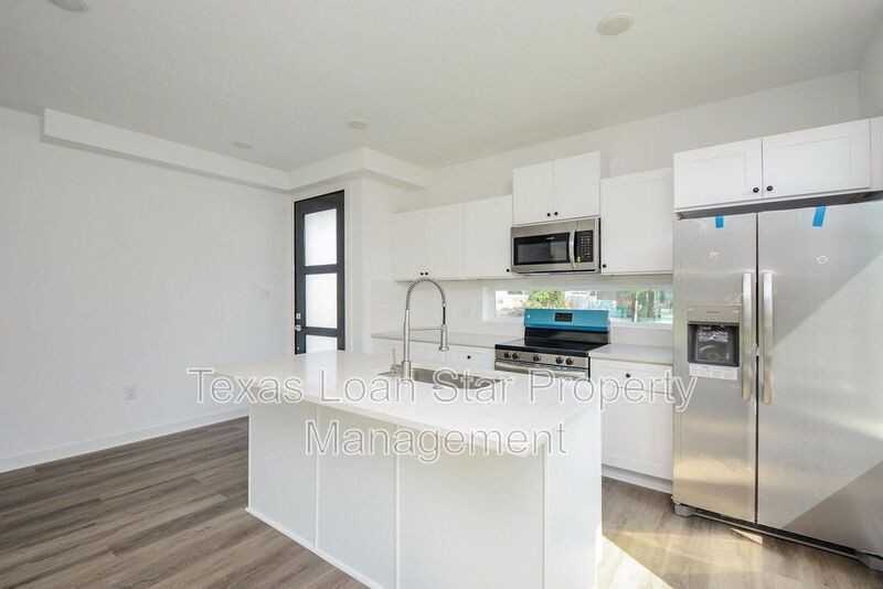 4358 Clover St #A - Photo 7 of 33