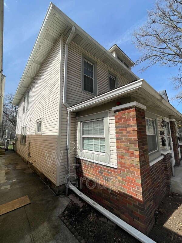 324 N Linwood Ave #1 - Photo 2 of 19