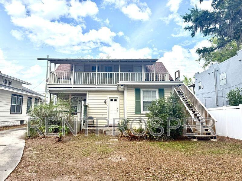 728 Arlington St #C - Photo 2 of 13