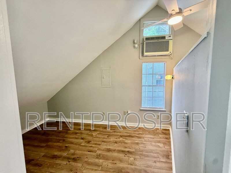 728 Arlington St #C - Photo 7 of 13