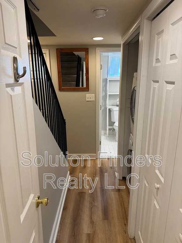 1701 Olive St - Photo 4 of 10