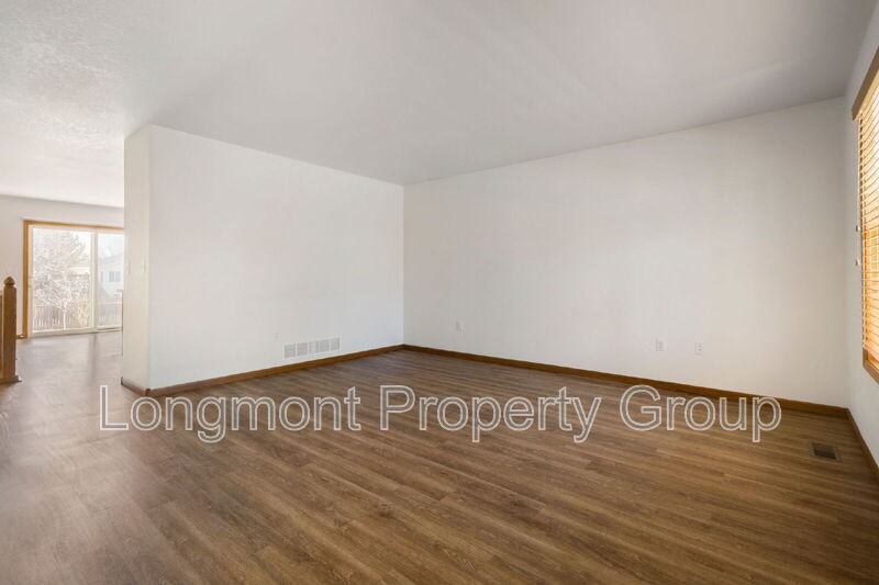 388 Cardinal Ave - Photo 3 of 16