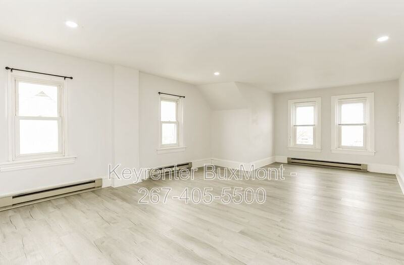 340 W Broad St - Photo 4 of 17