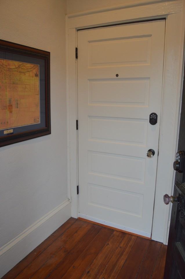 203 West Waldburg Street - Photo 3 of 22