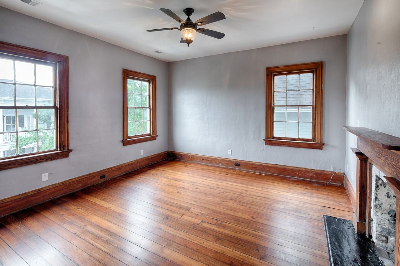 203 West Waldburg Street - Photo 7 of 22