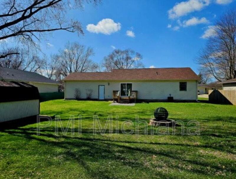 56430 Hoosier Ave - Photo 2 of 25