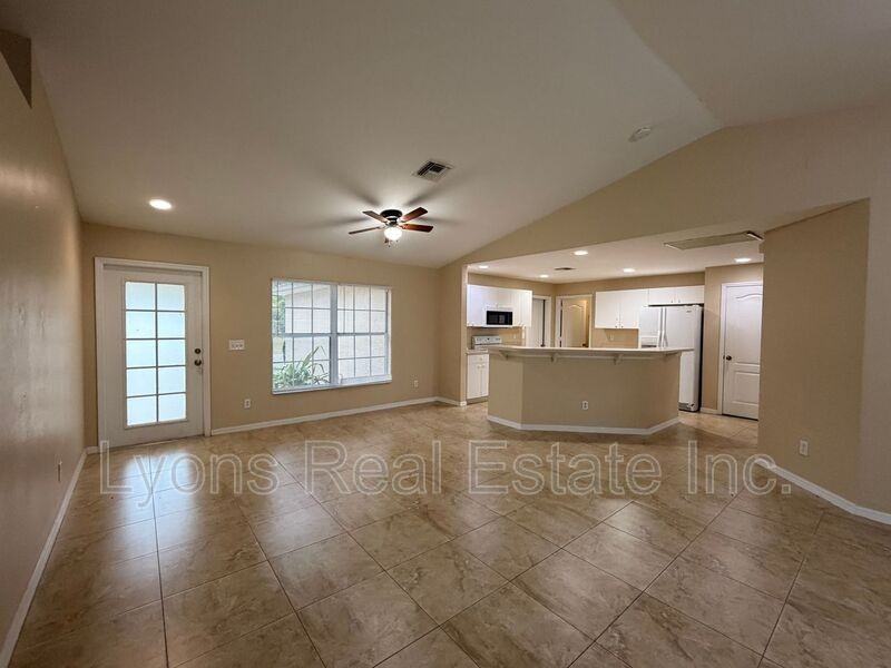 208 Homewood Ave S - Photo 3 of 27