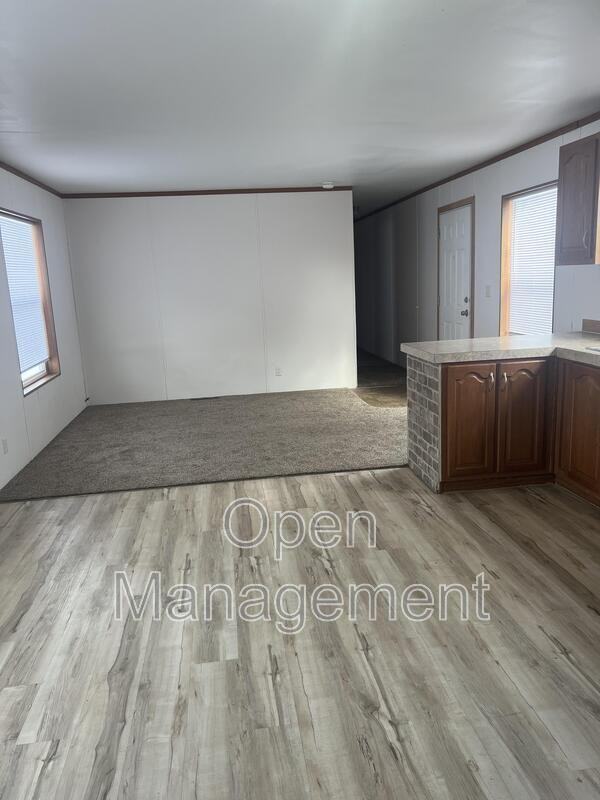 3512 Kelly St N - Photo 4 of 12