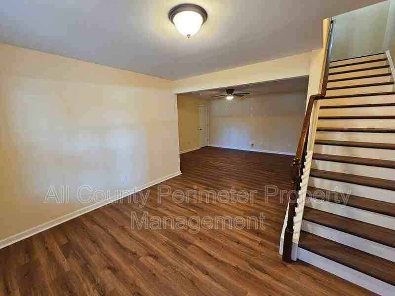 1597 Trailview Way Ne - Photo 4 of 18