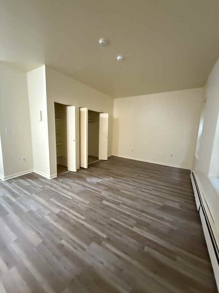 130 Grand Avenue #2E - Photo 4 of 6