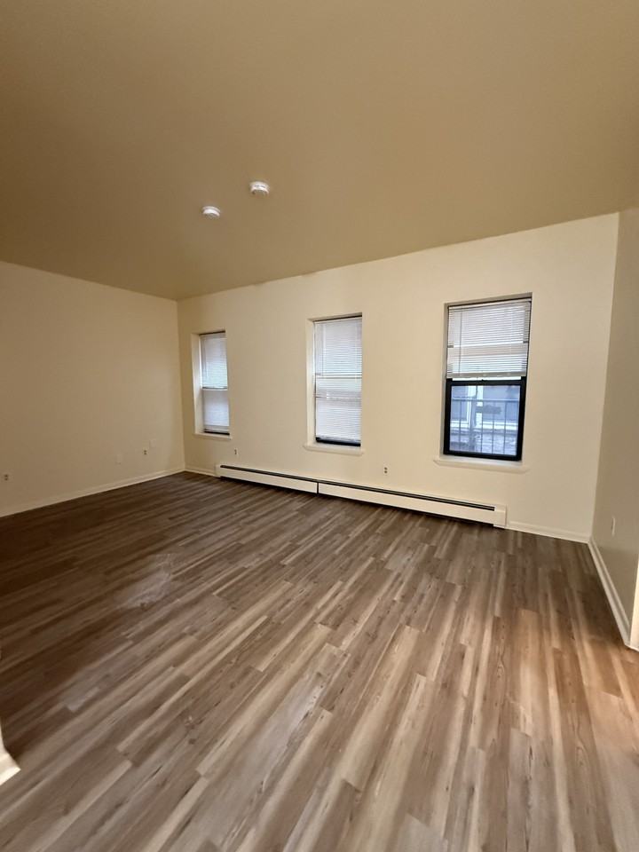 130 Grand Avenue #2E - Photo 5 of 6