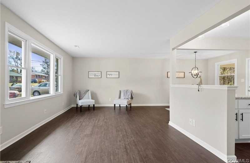 1224 W Roslyn Rd - Photo 3 of 21