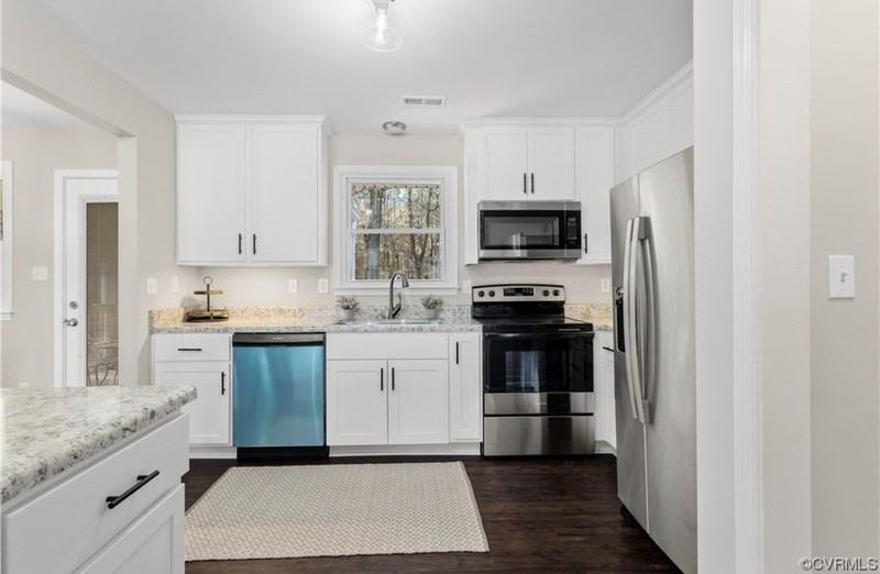 1224 W Roslyn Rd - Photo 5 of 21