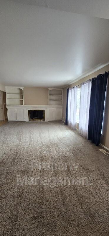 5437 Covington Rd - Photo 2 of 26