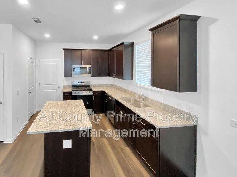 11602 Braemar Village Dr - Photo 6 of 19