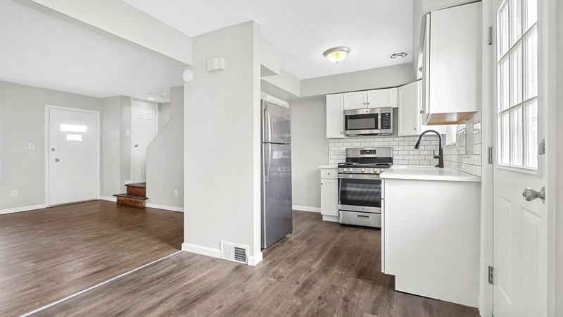 24575 Kelly Rd - Photo 3 of 15