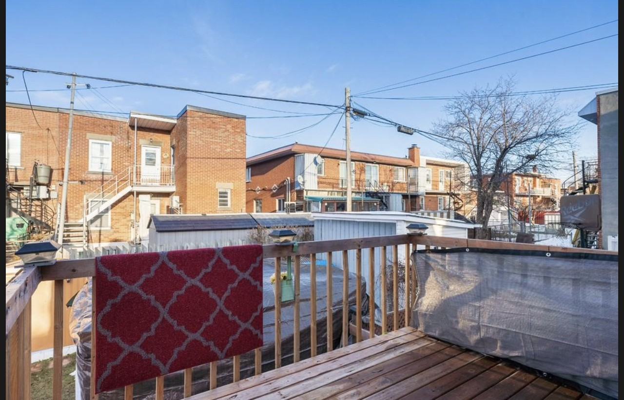 7105 Av Léonard-De Vinci - Photo 3 of 6