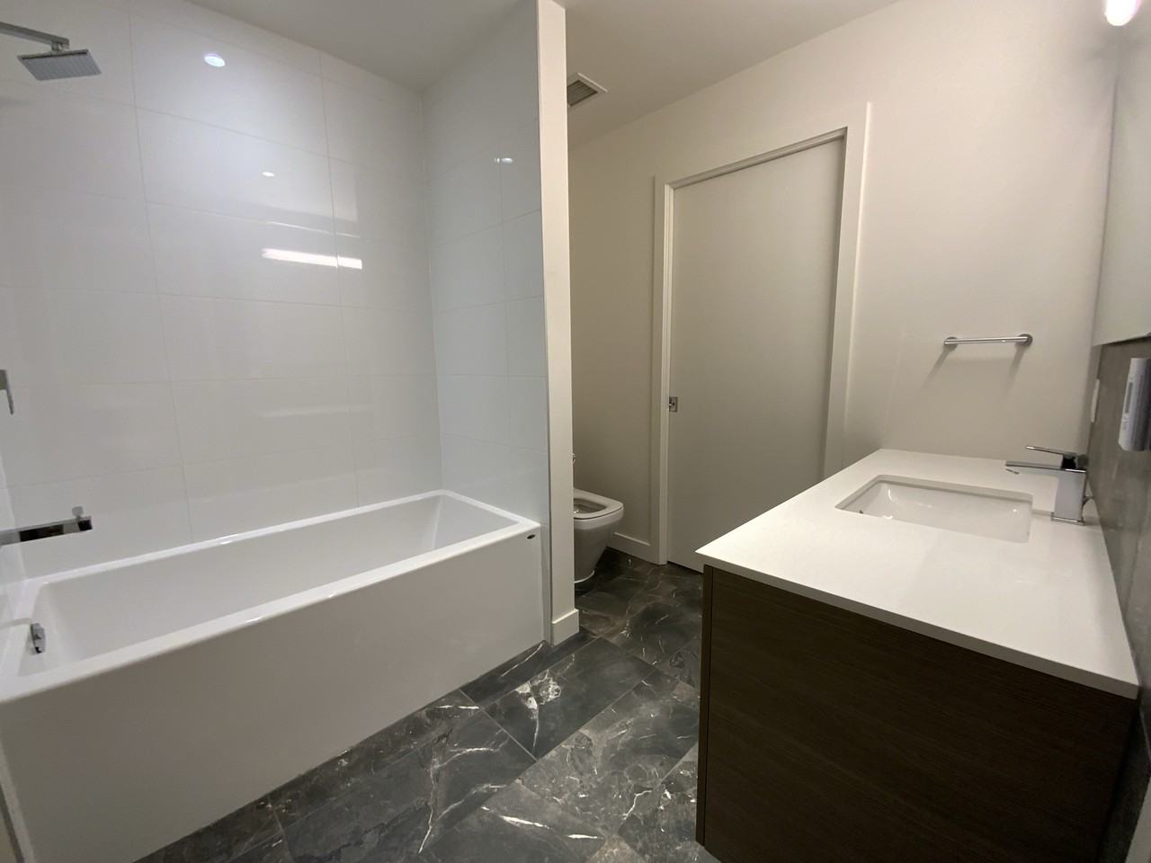 5189 Cambie Street - Photo 5 of 6