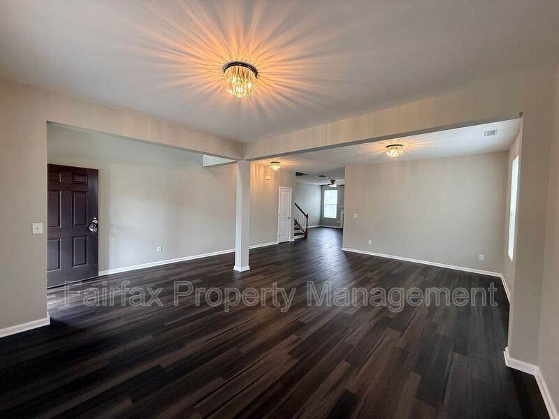 127 Rosebud Ln - Photo 4 of 36