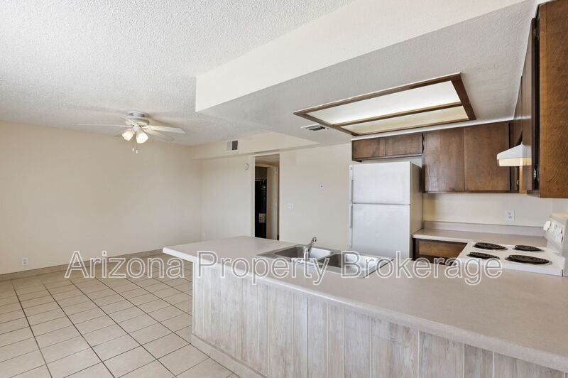 21632 N 23rd Ave #1 - Photo 6 of 12