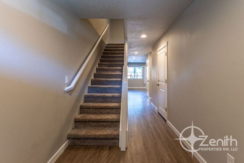 7415 Ne 136th Ave - Photo 2 of 33