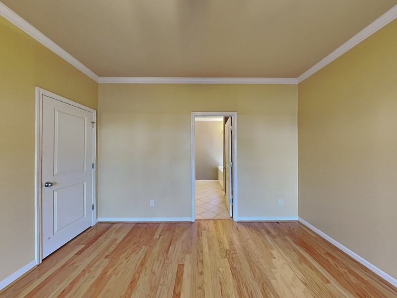 1036 Portobello Rd - Photo 6 of 19