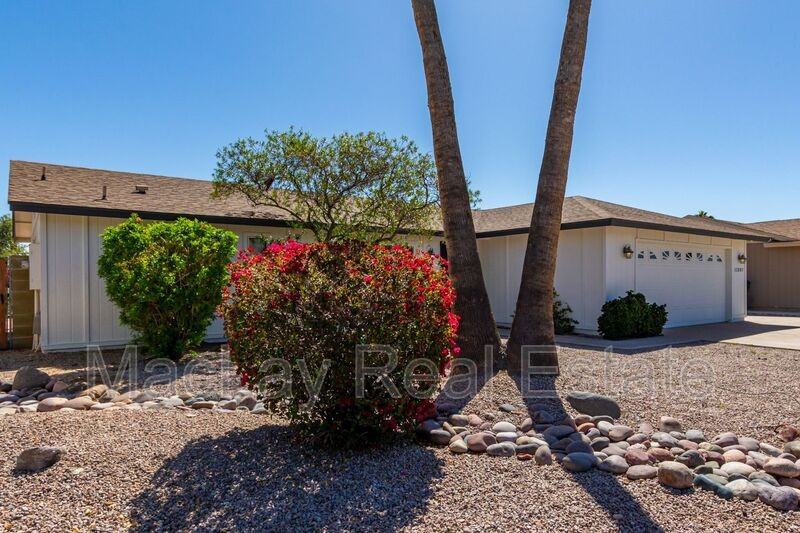 11207 S Bannock St - Photo 5 of 40