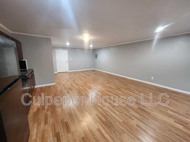 2854 W Sylvania Ave - Photo 3 of 8