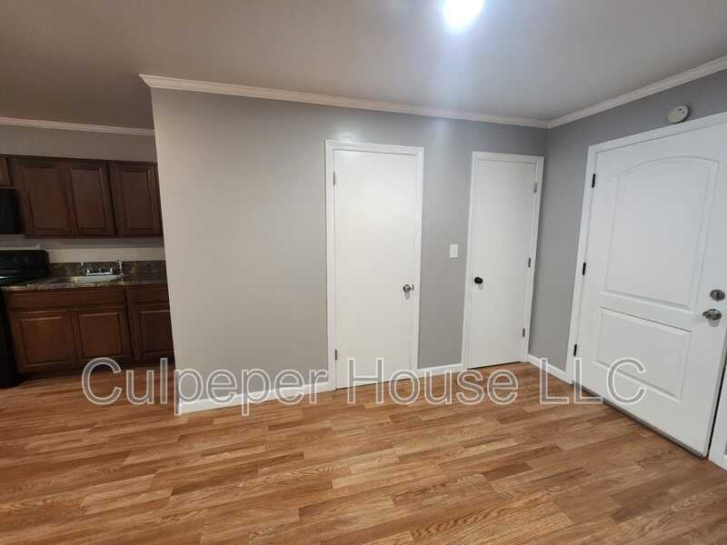 2854 W Sylvania Ave - Photo 4 of 8