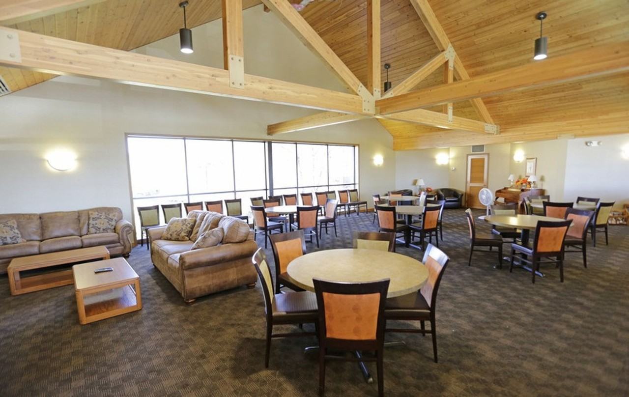 Park Avenue Apartments - Photo 4 of 14