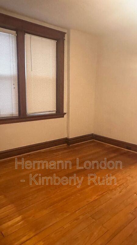 4668 Rosa Ave - Photo 3 of 6