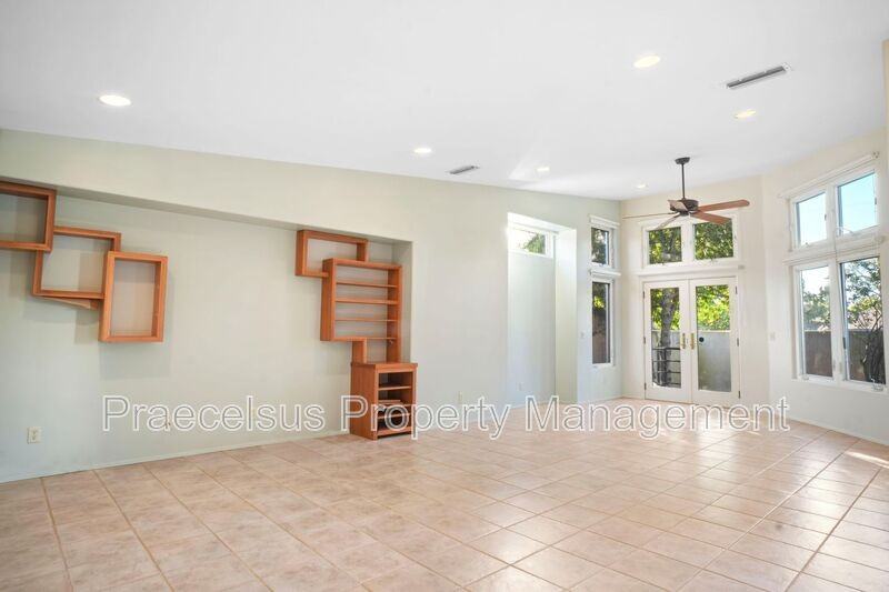 929 Olive Ave - Photo 5 of 20