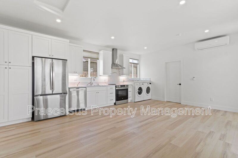 641 Del Mar Ave - Photo 4 of 24