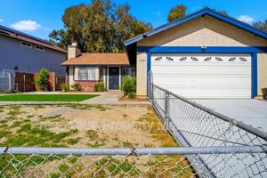 featured image of 3408 Clavelita St