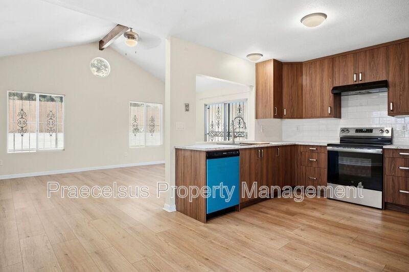 3408 Clavelita St - Photo 6 of 24