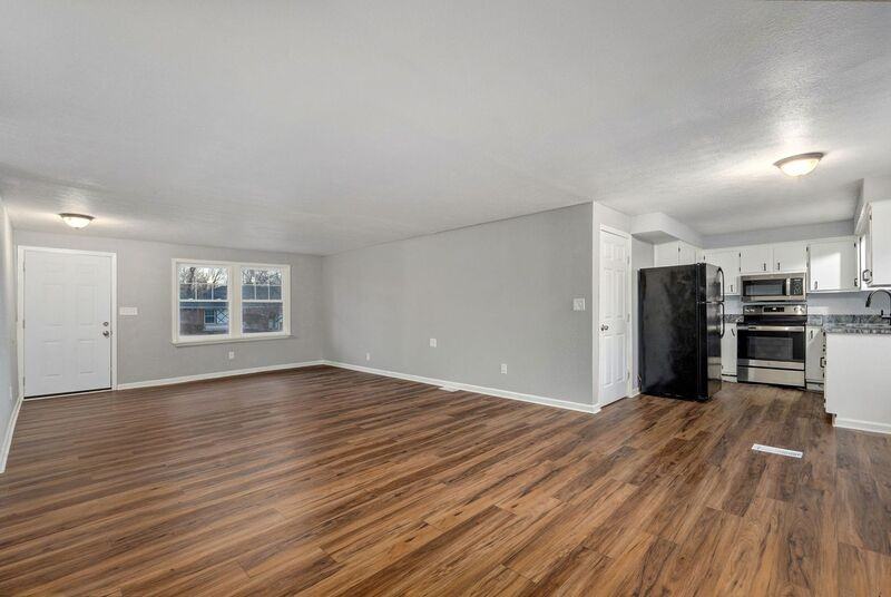 2843 E Monroe Ter - Photo 3 of 18