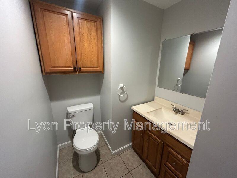 12 Clark Ct #1R - Photo 3 of 12