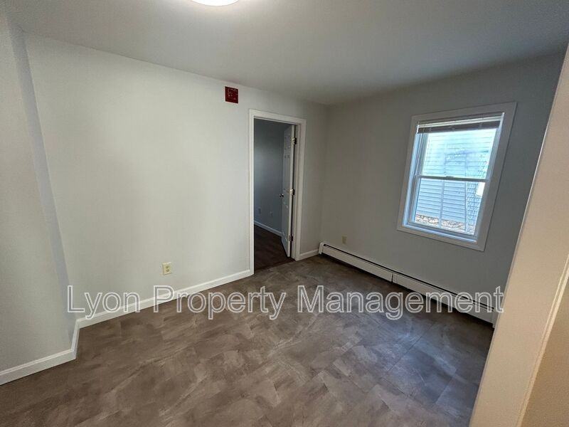 12 Clark Ct #1R - Photo 5 of 12