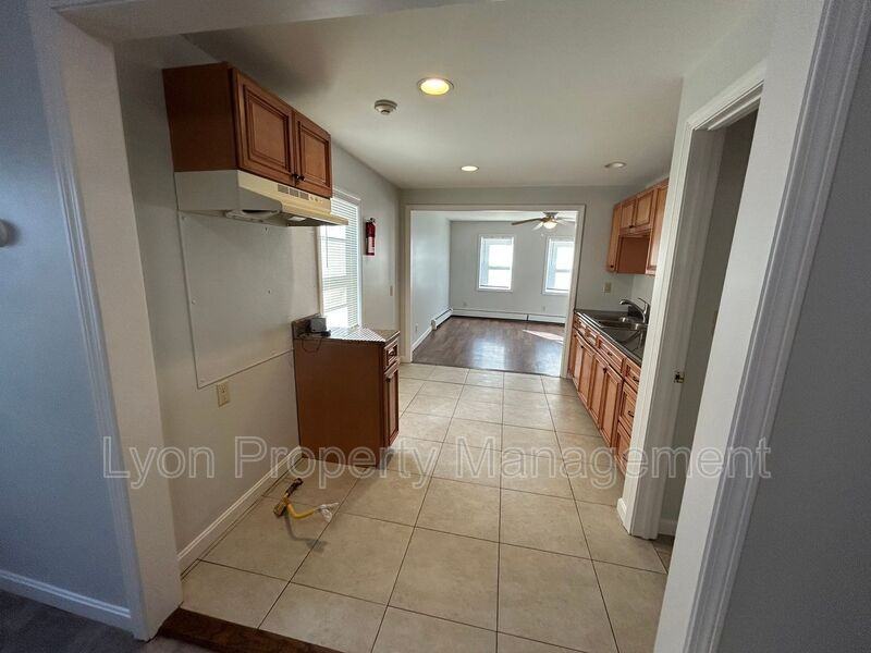 12 Clark Ct #1R - Photo 7 of 12