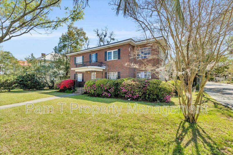 625 E 41st St - Photo 2 of 24