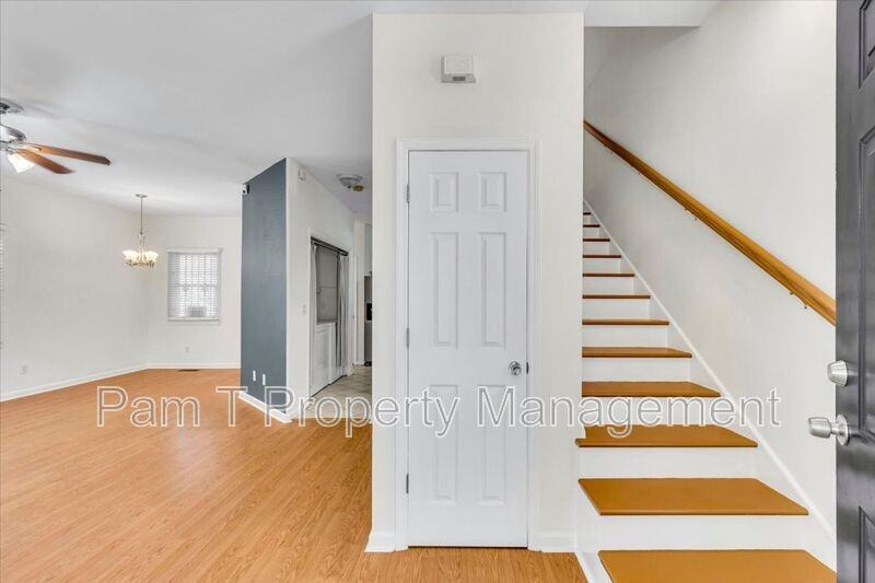 635 E Henry St - Photo 4 of 28