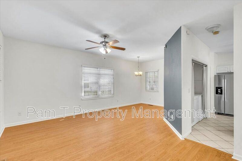 635 E Henry St - Photo 5 of 28