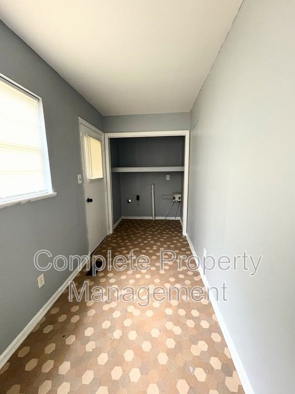 5219 Court G - Photo 4 of 8