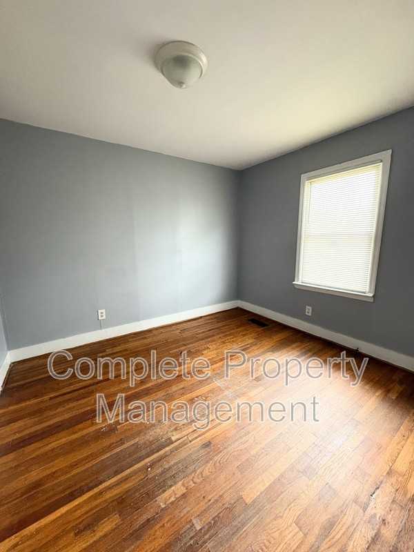 5219 Court G - Photo 5 of 8