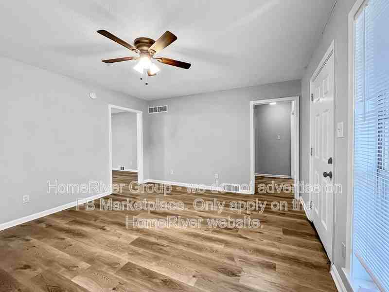 8453 Southaven Cir W - Photo 3 of 22