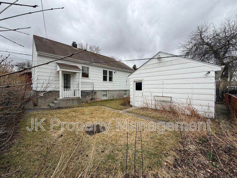 115 16th St N - Photo 3 of 29